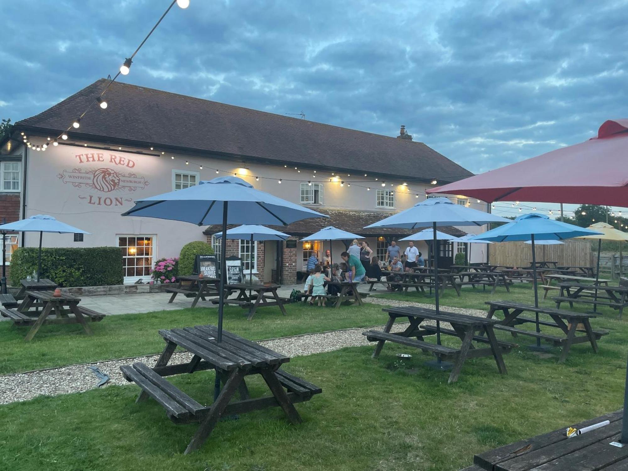 Red Lion * Winfrith Newburgh